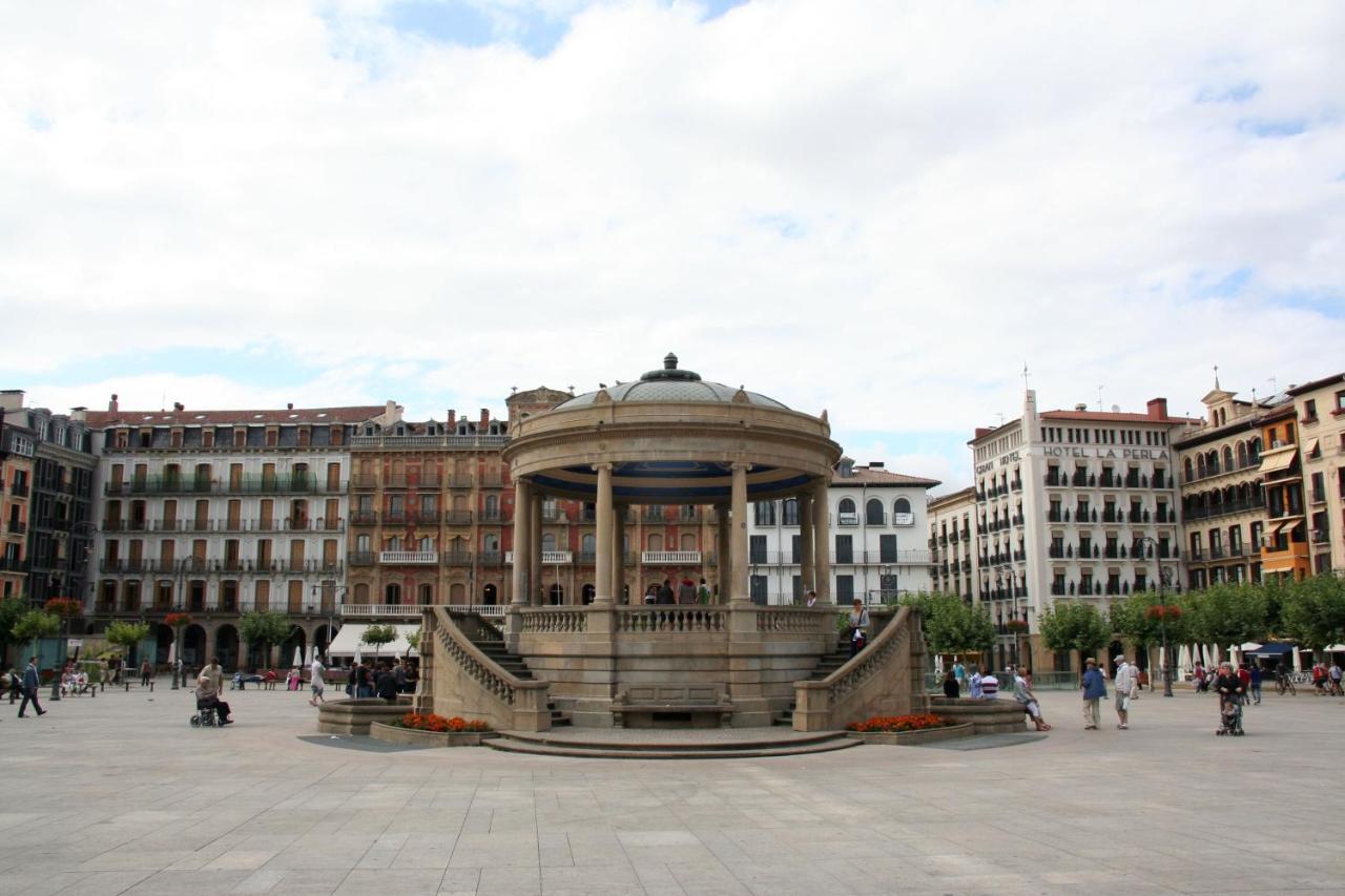 Calleestafeta, Apartamento Apartment Pamplona Exterior photo